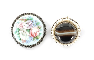 Lot 356 - TWO EARLY 20TH CENTURY SILVER BROOCHES