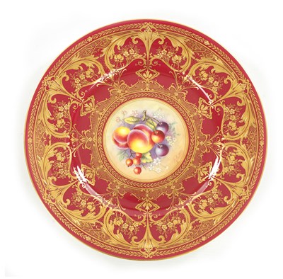 Lot 48 - A ROYAL WORCESTER FINE BONE CHINA CABINET PLATE
