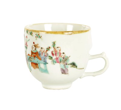 Lot 272 - AN 18TH CENTURY CHINESE FAMILLE ROSE CUP