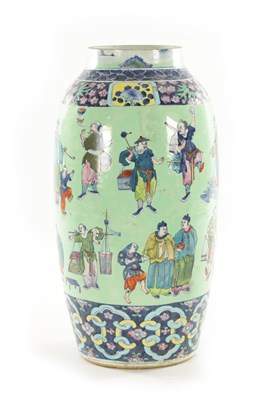 Lot 145 - AN 18TH CENTURY CHINESE PORCELAIN VASE OF LARGE SIZE
