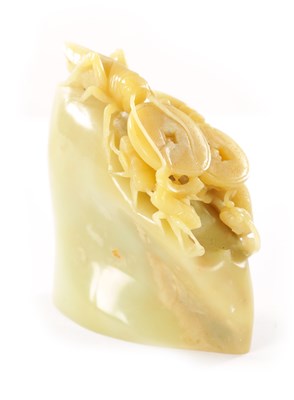 Lot 112 - A CARVED CHINESE JADE SCULPTURE
