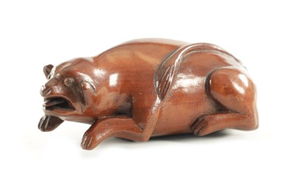 Lot 105 - A 19TH CENTURY JAPANESE CARVED HARDWOOD SNUFF BOX