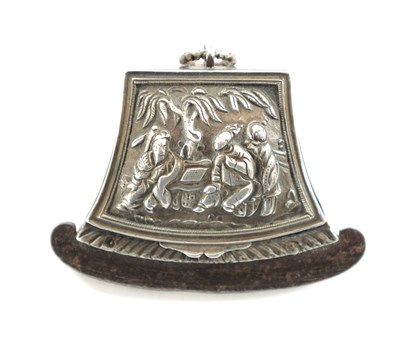 Lot 152 - A 19TH CENTURY CHINESE SILVER FLINT/TINDER BOX