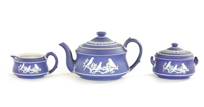 Lot 82 - A WEDGWOOD THREE PIECE BIRD PATTERN TEASET