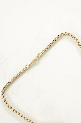 Lot 508 - A 9CT GOLD CHAIN WITH 9CT GOLD CITRINE FOB PENDANT