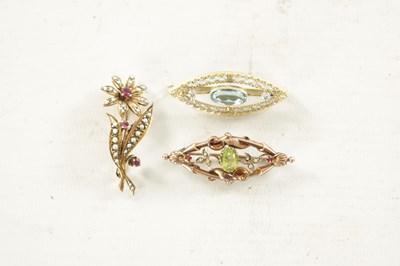 Lot 499 - THREE VINTAGE GOLD BROOCHES