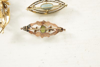 Lot 499 - THREE VINTAGE GOLD BROOCHES