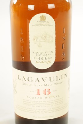 Lot 477 - LAGAVULIN 16 YEARS OLD SINGLE ISLAY MALT WHISKY