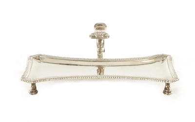 Lot 385 - A FINE EARLY GEORGE III SILVER CANDLE SNUFFER TRAY
