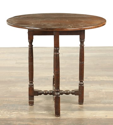 Lot 862 - AN EARLY 18TH CENTURY OAK FOLDING TAVERN TABLE