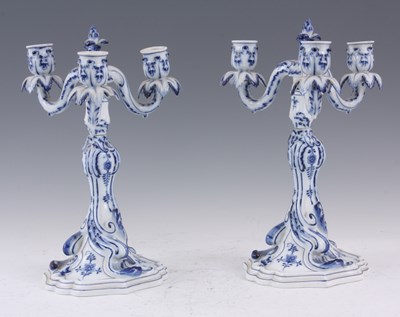 Lot 87 - A PAIR OF MEISSEN BLUE AND WHITE PORCELAIN...