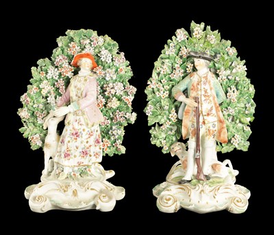 Lot 259 - A PAIR OF MID 18TH CENTURY DERBY BOCAGE FIGURES