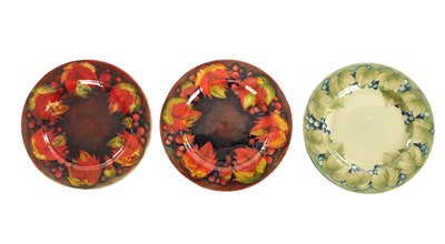 Lot 84 - A PAIR OF 1930/40'S W MOORCROFT PLATES AND ANOTHER