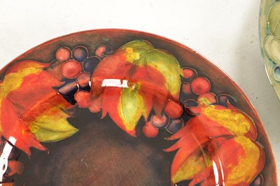 Lot 84 - A PAIR OF 1930/40'S W MOORCROFT PLATES AND ANOTHER