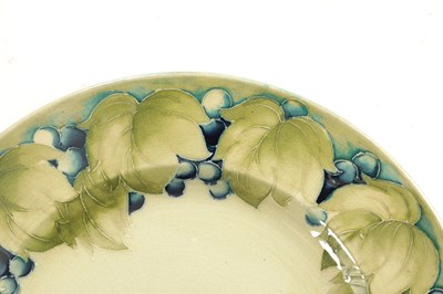 Lot 84 - A PAIR OF 1930/40'S W MOORCROFT PLATES AND ANOTHER