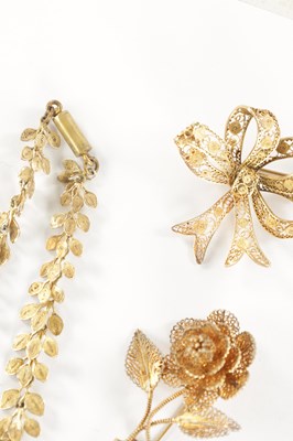 Lot 458 - A COLLECTION OF VINTAGE SILVER AND SILVER GILT JEWELLERY