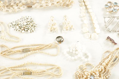 Lot 467 - A LARGE COLLECTION OF VINTAGE COSTUME JEWELLERY