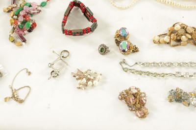 Lot 467 - A LARGE COLLECTION OF VINTAGE COSTUME JEWELLERY