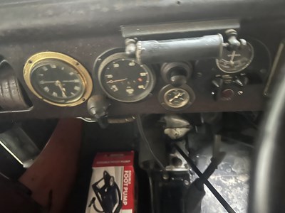 Lot 751 - A 1931 AUSTIN SALOON MOTOR CAR