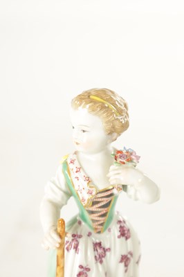Lot 40 - A 19TH CENTURY MEISSEN PORCELAIN FIGURE OF A YOUNG GIRL
