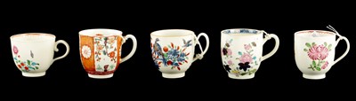 Lot 184 - A COLLECTION OF FIVE WORCESTER COFFEE CUPS OF VARIOUS PATTERNS CIRCA 1770