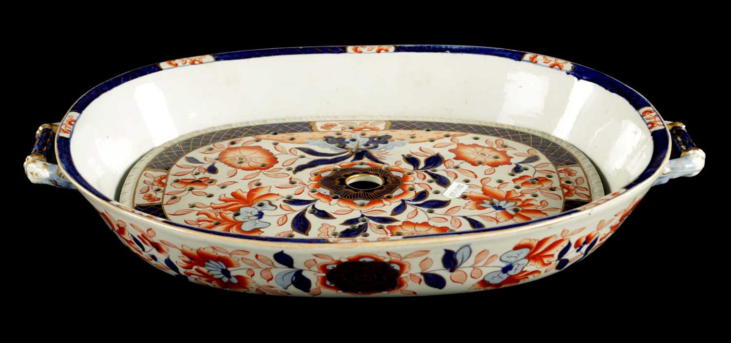 Lot 189 - A 19TH CENTURY IRONSTONE LARGE DISH AND DRAINER