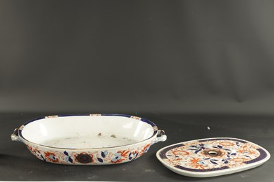 Lot 189 - A 19TH CENTURY IRONSTONE LARGE DISH AND DRAINER