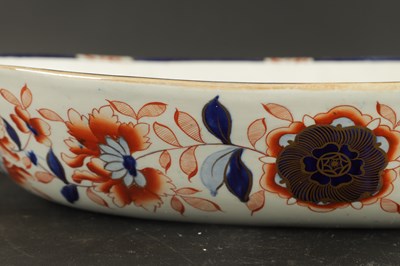 Lot 189 - A 19TH CENTURY IRONSTONE LARGE DISH AND DRAINER