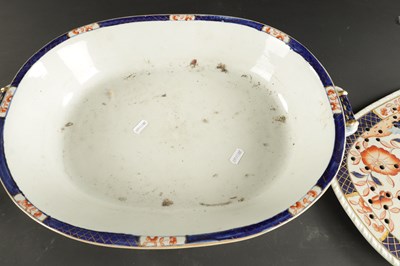 Lot 189 - A 19TH CENTURY IRONSTONE LARGE DISH AND DRAINER