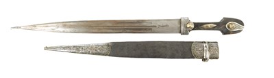 Lot 556 - A 19TH CENTURY CAUCASIAN KINDJAL DAGGER