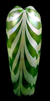 Lot 6 - A STYLISH LOETZ TYPE IRIDESCENT GLASS VASE...