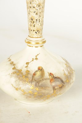 Lot 72 - A PAIR OF GRAINGER WORCESTER PORCELAIN VASES
