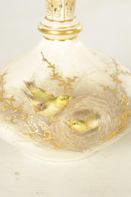 Lot 72 - A PAIR OF GRAINGER WORCESTER PORCELAIN VASES