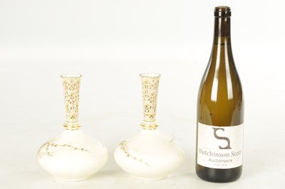 Lot 72 - A PAIR OF GRAINGER WORCESTER PORCELAIN VASES