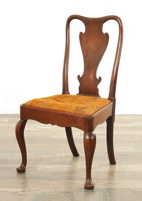 Lot 1329 - AN EARLY 18TH CENTURY WALNUT SIDE CHAIR
