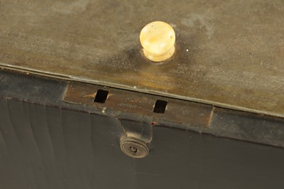 Lot 96 - AN 18TH CENTURY CHINESE EXPORT LACQUERWORK TEA CADDY