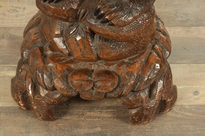 Lot 1219 - A GOOD 19TH CENTURY CARVED LINDEN WOOD BLACK FOREST BEAR HAT AND COAT STAND