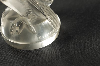 Lot 4 - A RENE LALIQUE FALCON CAR MASCOT