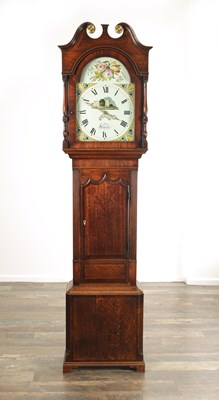 Lot 1059 - JOHN HOWE, KESWICK A GEORGE III OAK AND MAHOGANY CROSSBANDED 30-HOUR LONGCASE CLOCK