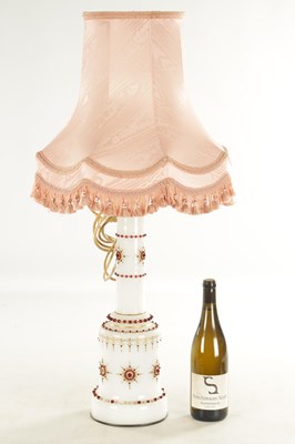 Lot 29 - A 19TH CENTURY OPAQUE GLASS TABLE LAMP