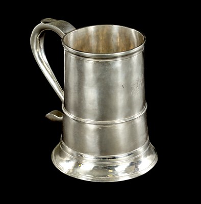 Lot 449 - A LATE 18TH CENTURY PROVINCIAL SILVER QUART TANKARD
