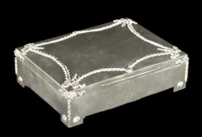 Lot 424 - AN EDWARD VII RECTANGULAR SILVER CARD CASE OF RUSSIAN INTEREST