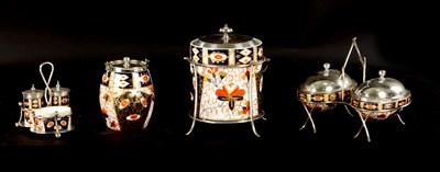 Lot 89 - A 19TH CENTURY DAVENPORT IMARI PATTERN TABLE SERVICE WITH SILVER-PLATED MOUNTS