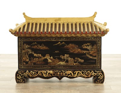 Lot 131 - A LATE 19TH CENTURY CHINESE LACQUERED CHINOISERIE CASKET
