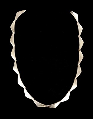 Lot 340 - A STYLISH GEORG JENSEN SILVER NECKLACE