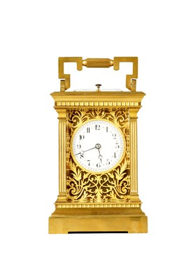 Lot 1114 - A LATE 19TH CENTURY FRENCH BRASS CASED REPEATING CARRIAGE CLOCK
