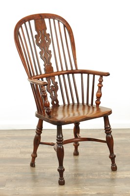 Lot 1290 - AN EARLY 19TH CENTURY NOTTINGHAMSHIRE YEW WOOD HIGH BACK WINDSOR CHAIR