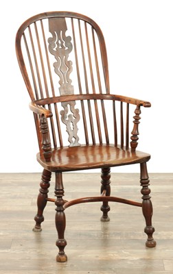 Lot 1331 - AN EARLY 19TH CENTURY NOTTINGHAMSHIRE YEW WOOD HIGH BACK WINDSOR CHAIR