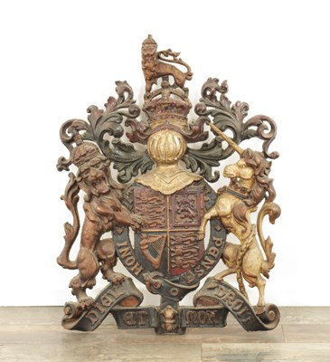 Lot 682 - A 19TH CENTURY CAST IRON ROYAL COAT OF ARMS