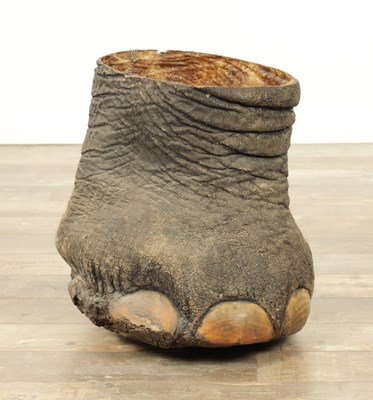 Lot 864 - A LARGE LATE 19TH CENTURY TAXIDERMY ELEPHANT FOOTSTOOL